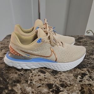 Barley worn Nike React Infinity Run Flyknit 3